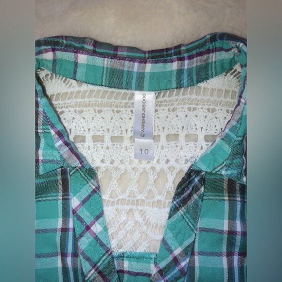 Plaid Button Down Top - Picture 5 of 6